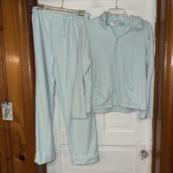 Jasmine Rose Other - Jasmine Rose Pale Blue Fleece Bed Jacket Zip Front & Matching Lounge Pants Small